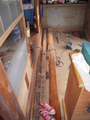床の工事・框（かまち）削り直し：作業中